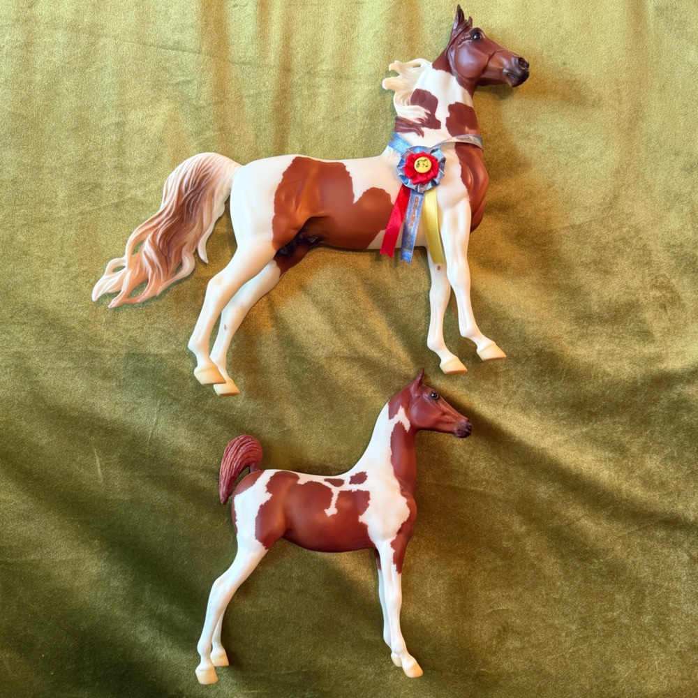 Breyer 	Chubasco and Caravelle 1268 Traditional Size